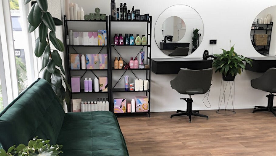 Εικόνα Colour Lounge Hair Studio 1