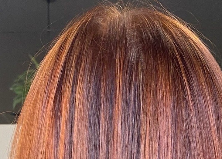 Culoare vibrantă a părului la Tya Hair Stylist - Colorist din Oradea, Județul Bihor, RO.