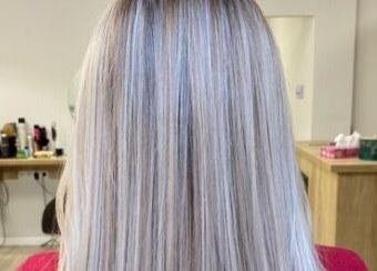 Păr elegant stilizat la Tya Hair Stylist - Colorist, Oradea, Județul Bihor, RO.