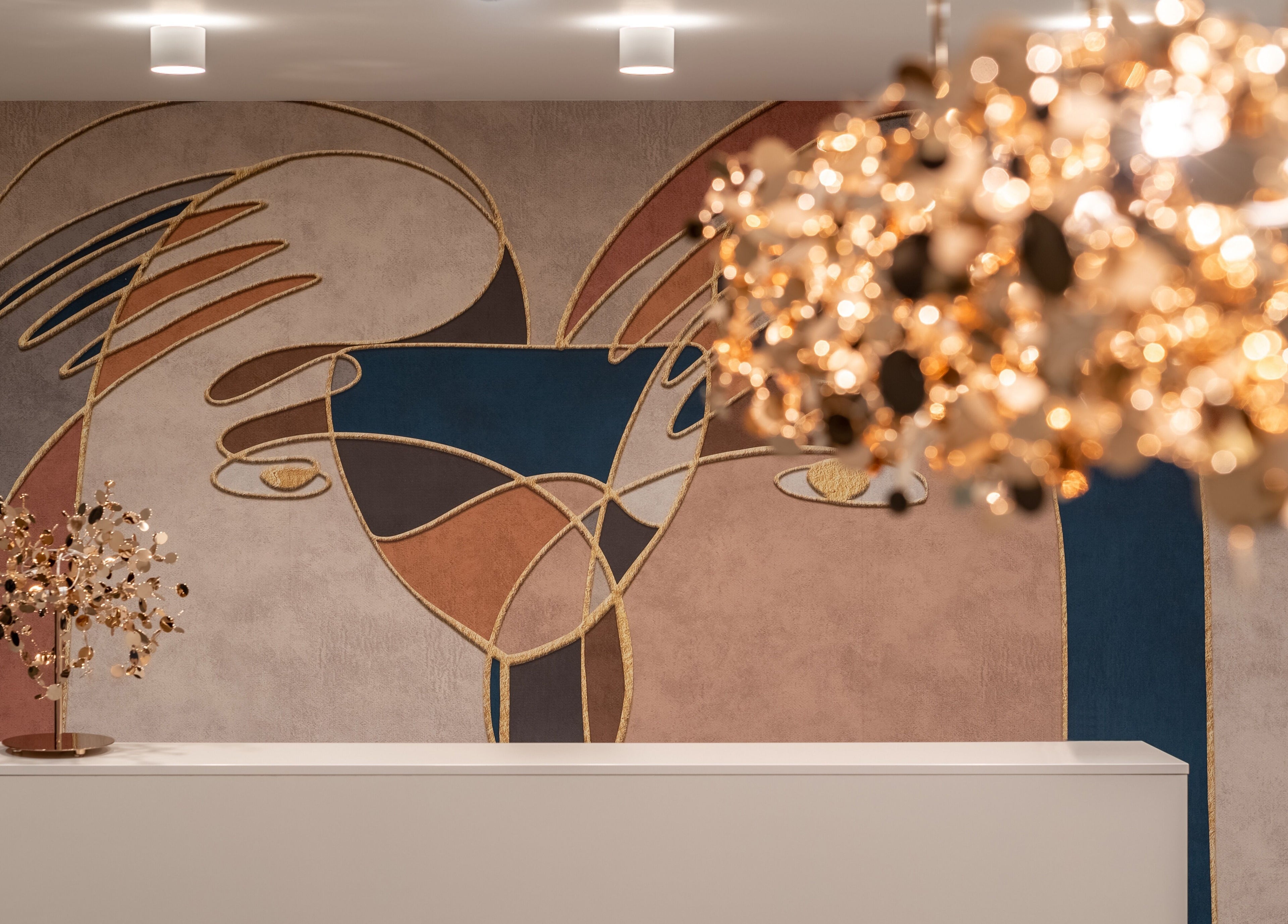 Абстрактно изкуство и блясък в House of Balayage, София, София-град, BG.