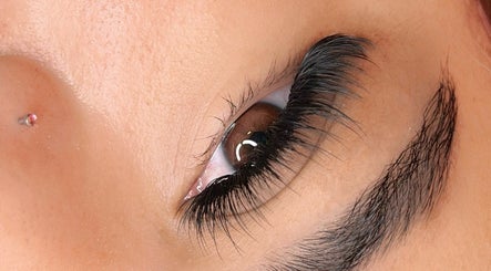 Lovely Diva Lashes