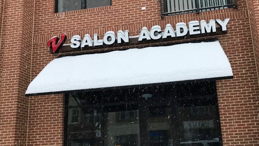 V Salon and Academy – kuva 1