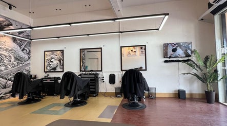 ELA'S BARBERSHOP ( Taman Pine )