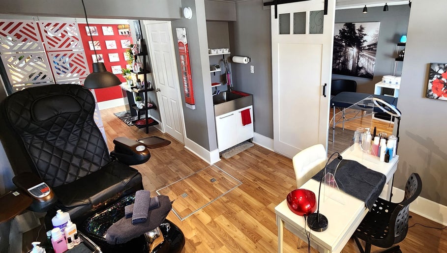 Red Door Beauty Bar slika 1