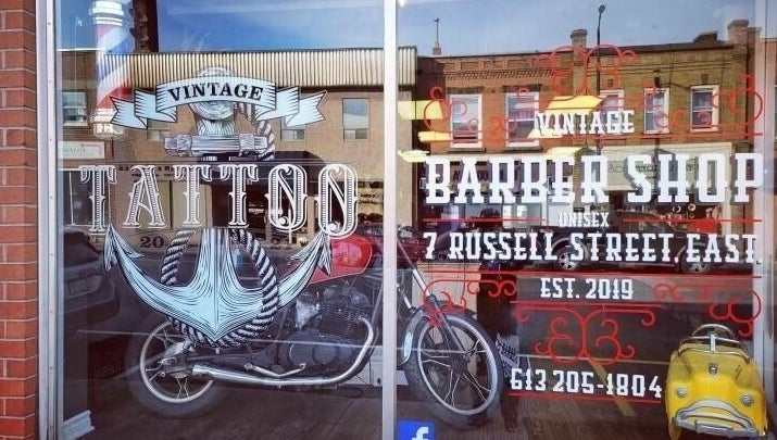 The Vintage Barber & Tattoo Shop at 7 Russell, bild 1