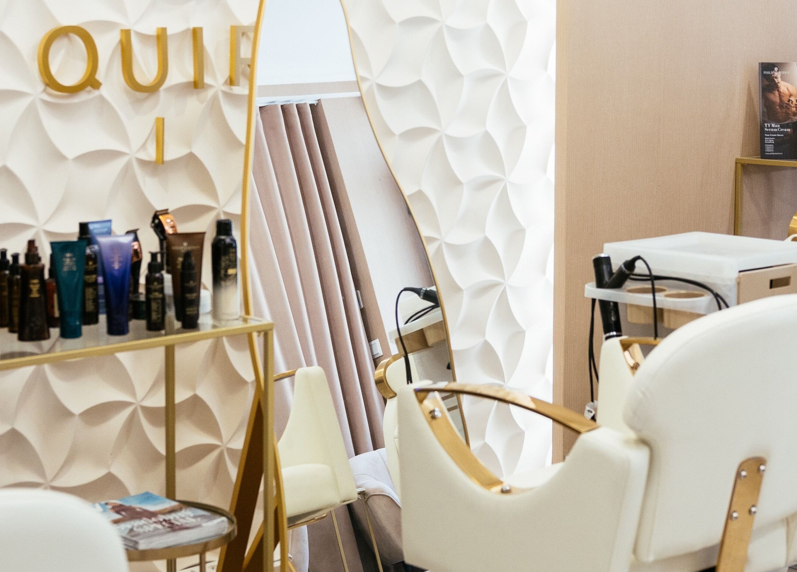 Luxusní koutek salonu Quir - Clinic Lounge na adrese Trnavský kraj, Trnavský kraj, SK.