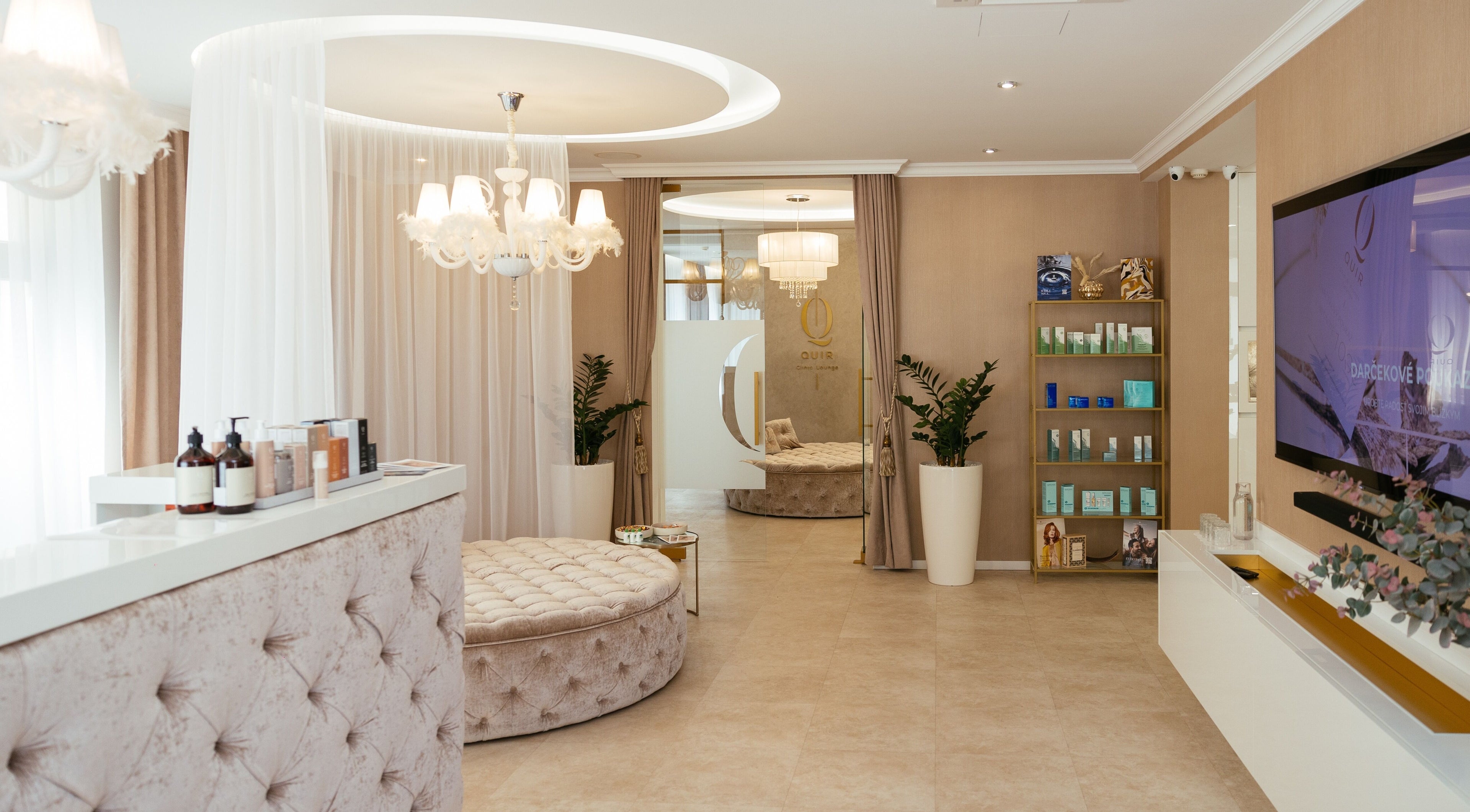 Elegant interiér Quir - Clinic Lounge v Trnavský kraj, Trnavský kraj, SK s luxusními prvky.