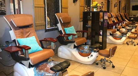 Signature Nails & Spa image 2