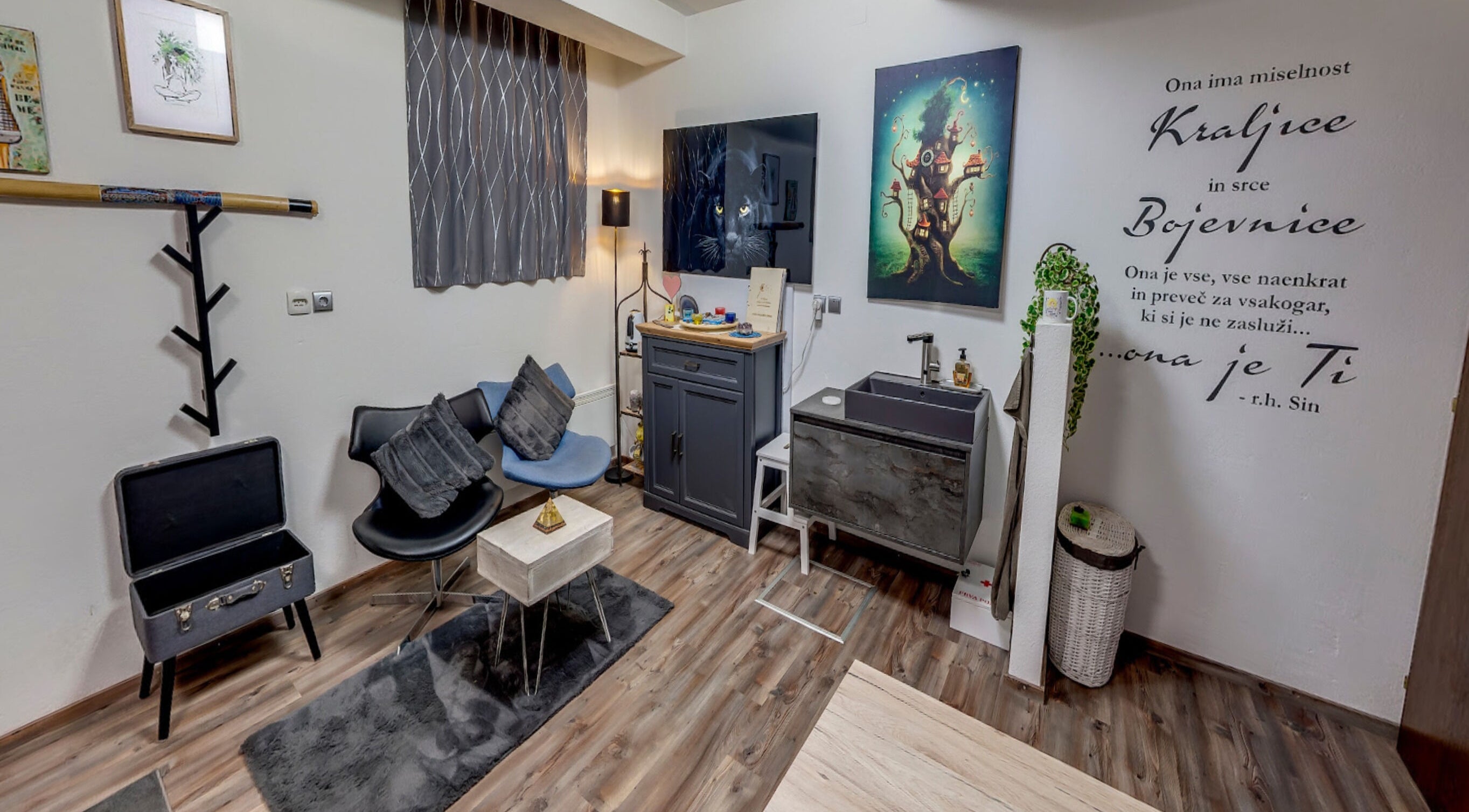 Notranjost Energijske masaže Tjaša - Alea Nature, Kranj, Kranj, SI z udobnim ambientom in umetniškimi dekorji.