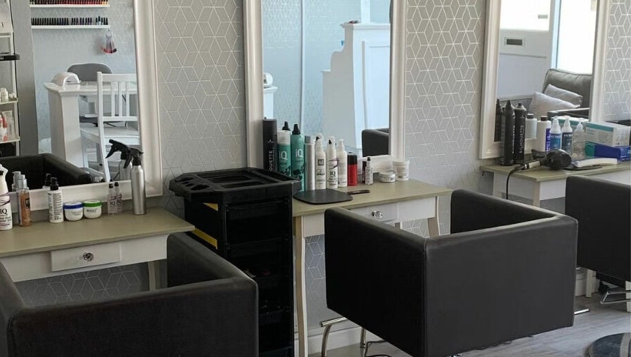 Polished Hair Beauty and Nail Lounge slika 1