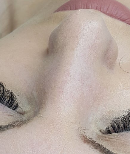 Lashes Nails and Brows by Alix изображение 2