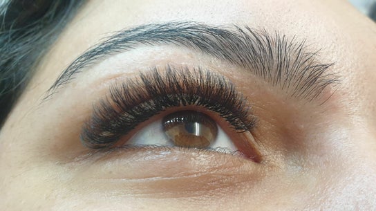 Re - Balance Lashes and Beauty by Renia