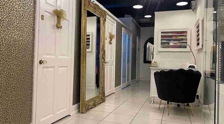 Holly’s Beauty Parlour image 2