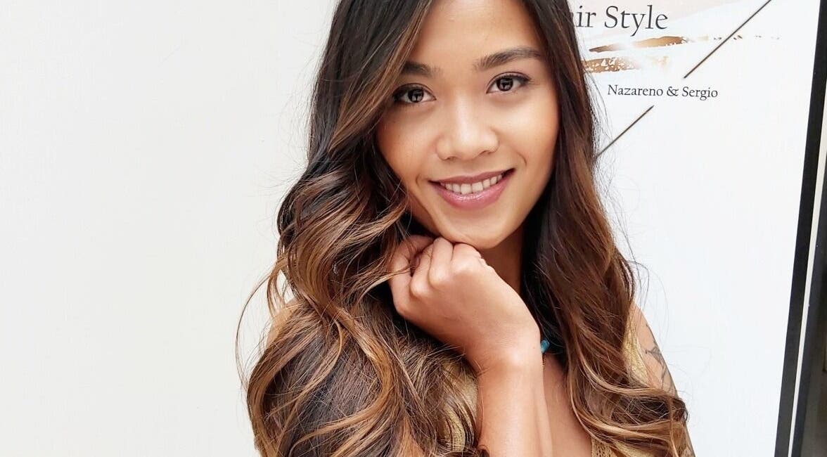 Mujer con cabello ondulado en Aveda Hair&Beauty, Canarias, Canarias, ES.