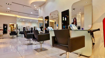 Cirene La Bella Beauty Lounge