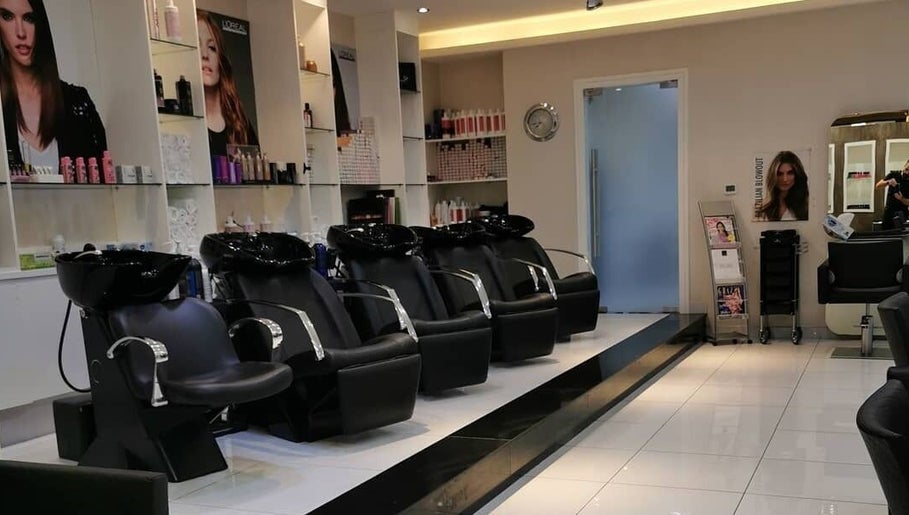 Shadow Chic Beauty Ladies Salon, bilde 1