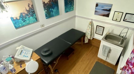 Nessie's Electrolysis Clinic, bild 3