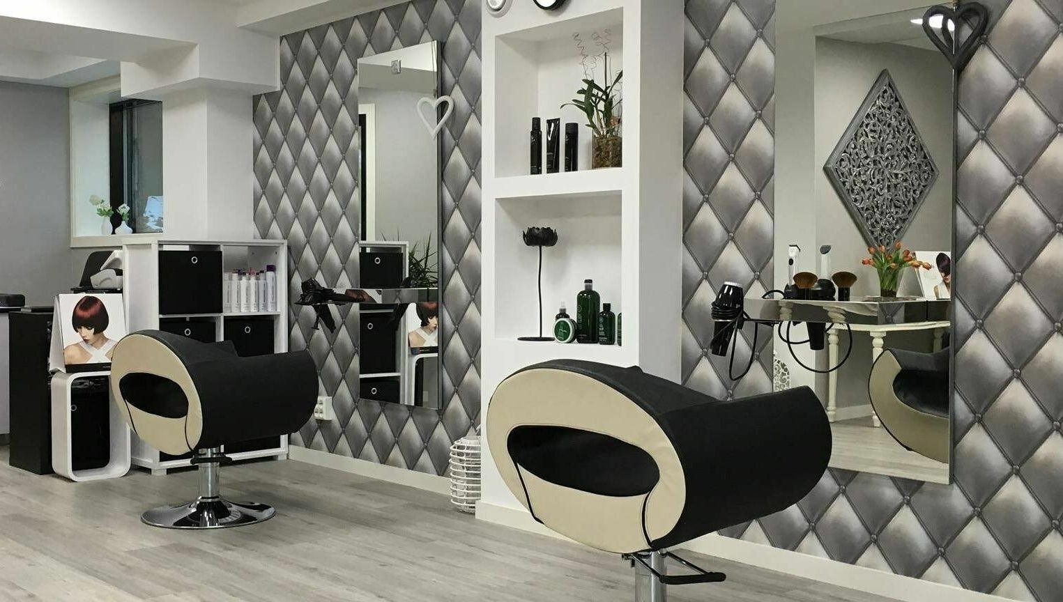 Moderne salonginteriør i Tjøme Cabinet, Tjøme, Vestfold og Telemark, NO, stilfullt og komfortabelt.