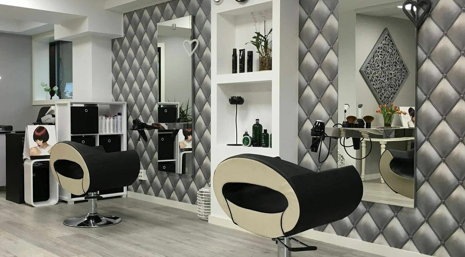 Moderne salonginteriør i Tjøme Cabinet, Tjøme, Vestfold og Telemark, NO, stilfullt og komfortabelt.