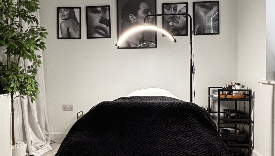 Relaxing treatment room at Sunday Rose in Shadoxhurst, England, GB with soft lighting and decor.