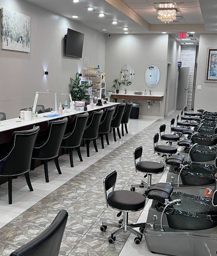 Crystal Nail Spa (Westerville) image 2