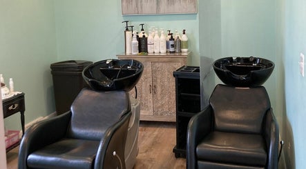 Traceys Hair and Beauty Salon image 2