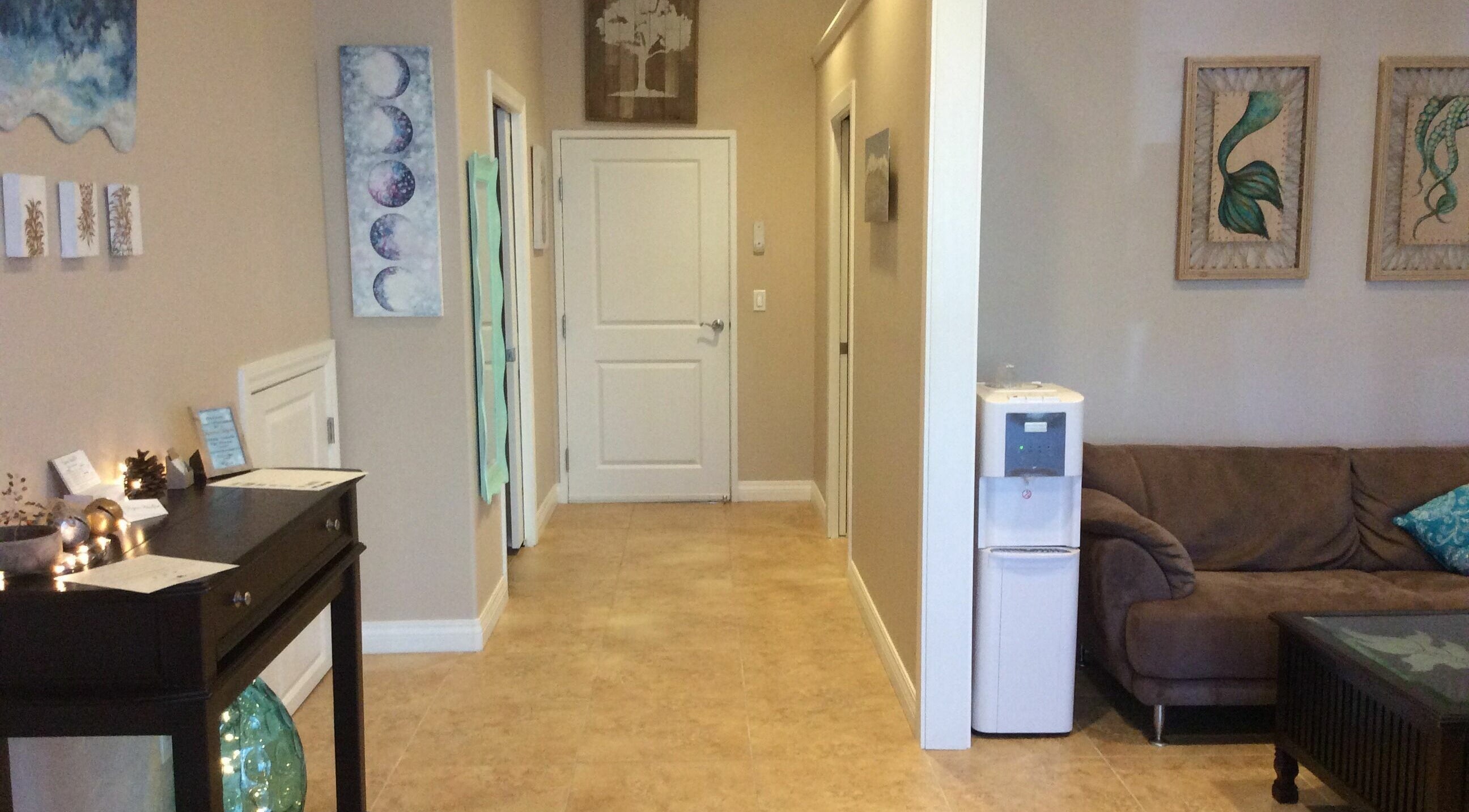 Calm entry area of Sugar Maui with cozy seating and decor in Kihei, Hawaii, US.