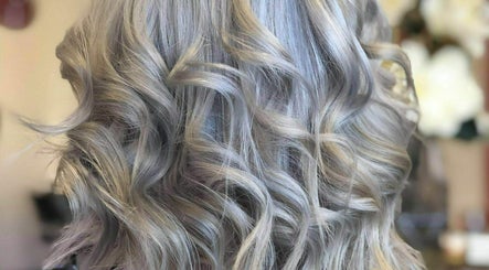 Hairology  image 3