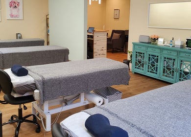 Relaxing treatment room at Lash n Brow by KT, Long Island City, New York, US featuring comfortable massage beds.