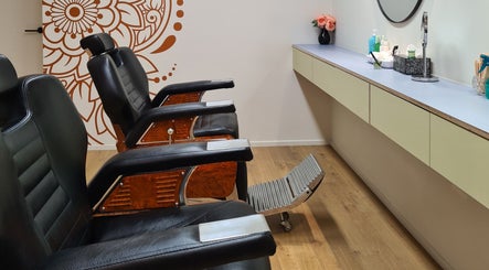Elegant Beauty & Brows (Next to Stirling Sports)