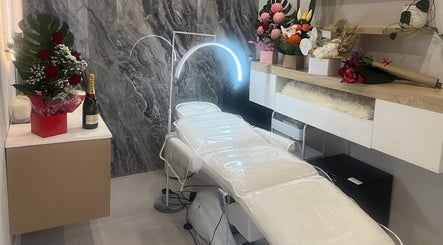 QueenSt. Beauty Lounge