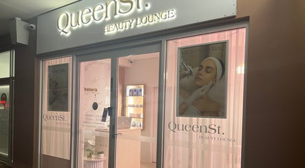 Front view of QueenSt. Beauty Lounge in Perth, Western Australia, AU showcasing a welcoming and elegant entrance.