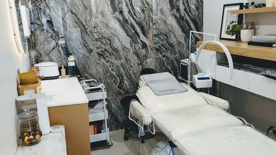 QueenSt. Beauty Lounge