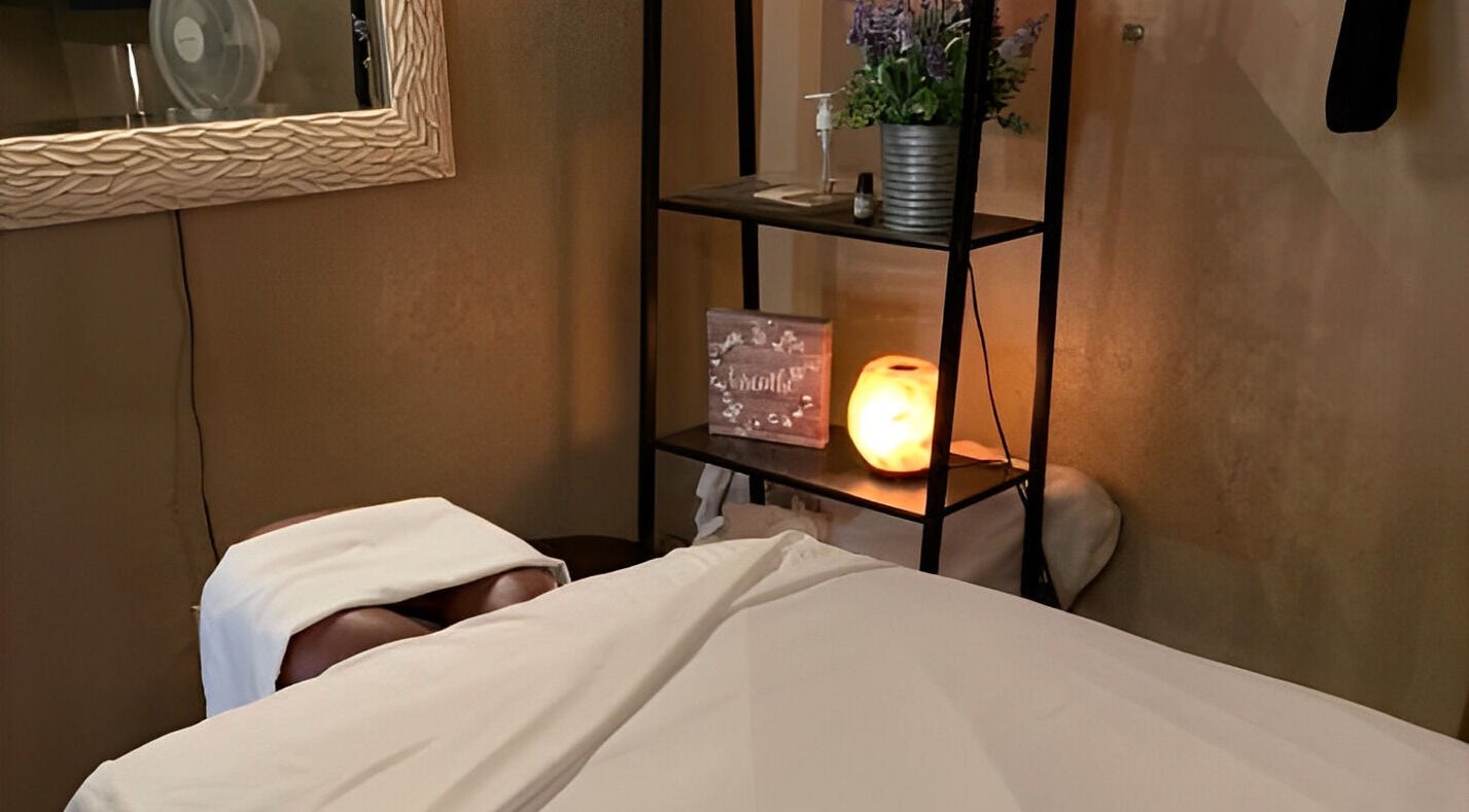 Relaxing massage room at Amanda Zielkle LMT 7904 in Las Cruces, New Mexico, US with soft lighting and decor.