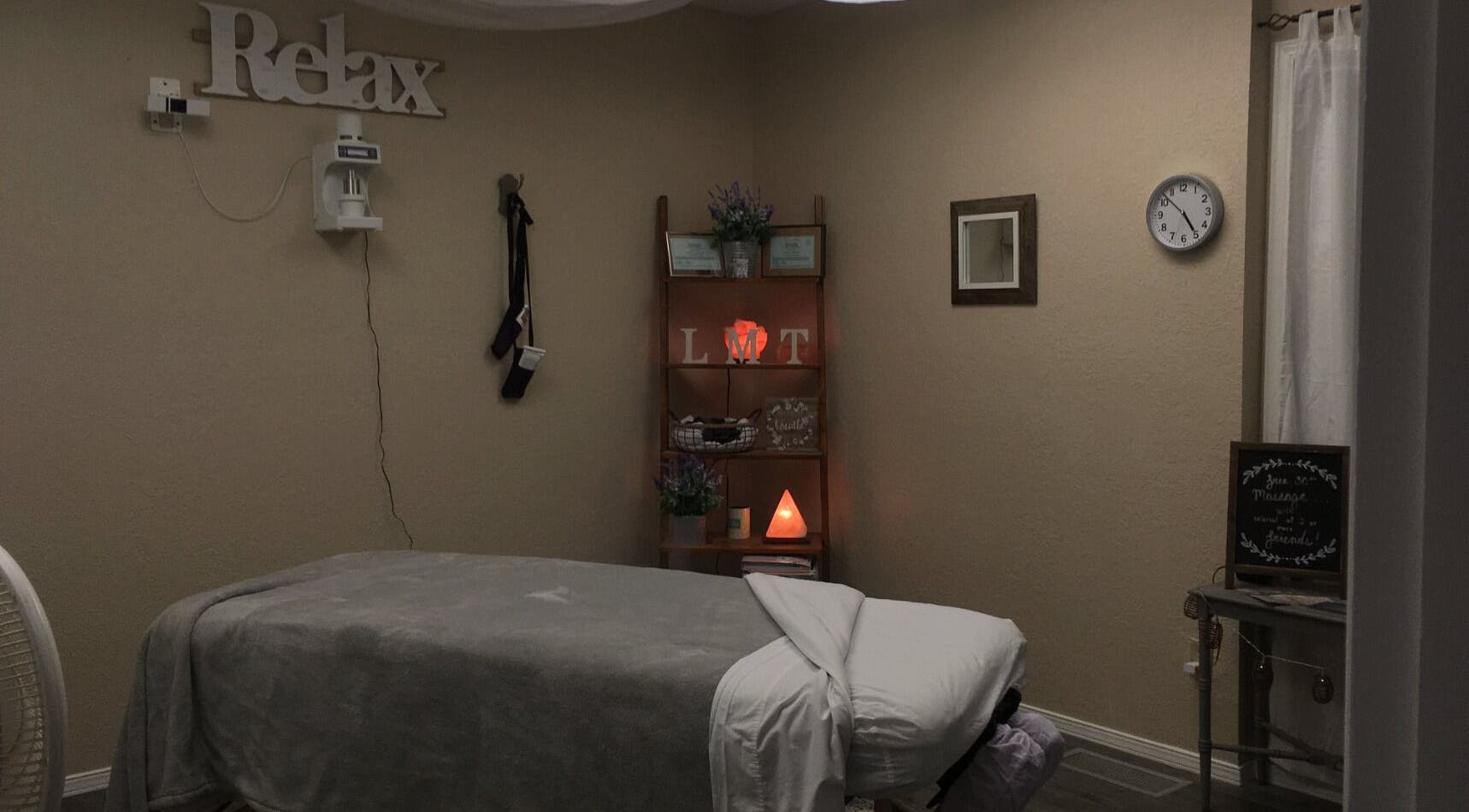 Relaxing massage room at Amanda Zielkle LMT 7904, Las Cruces, New Mexico, US with serene decor.