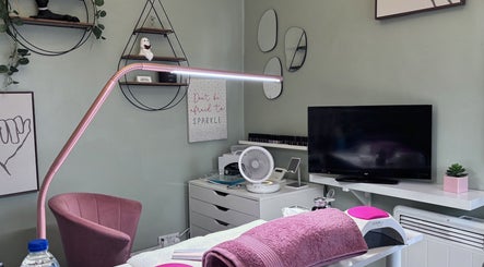 The Little Nail Room in Birmingham, England, GB features a stylish nail station with modern decor and amenities.
