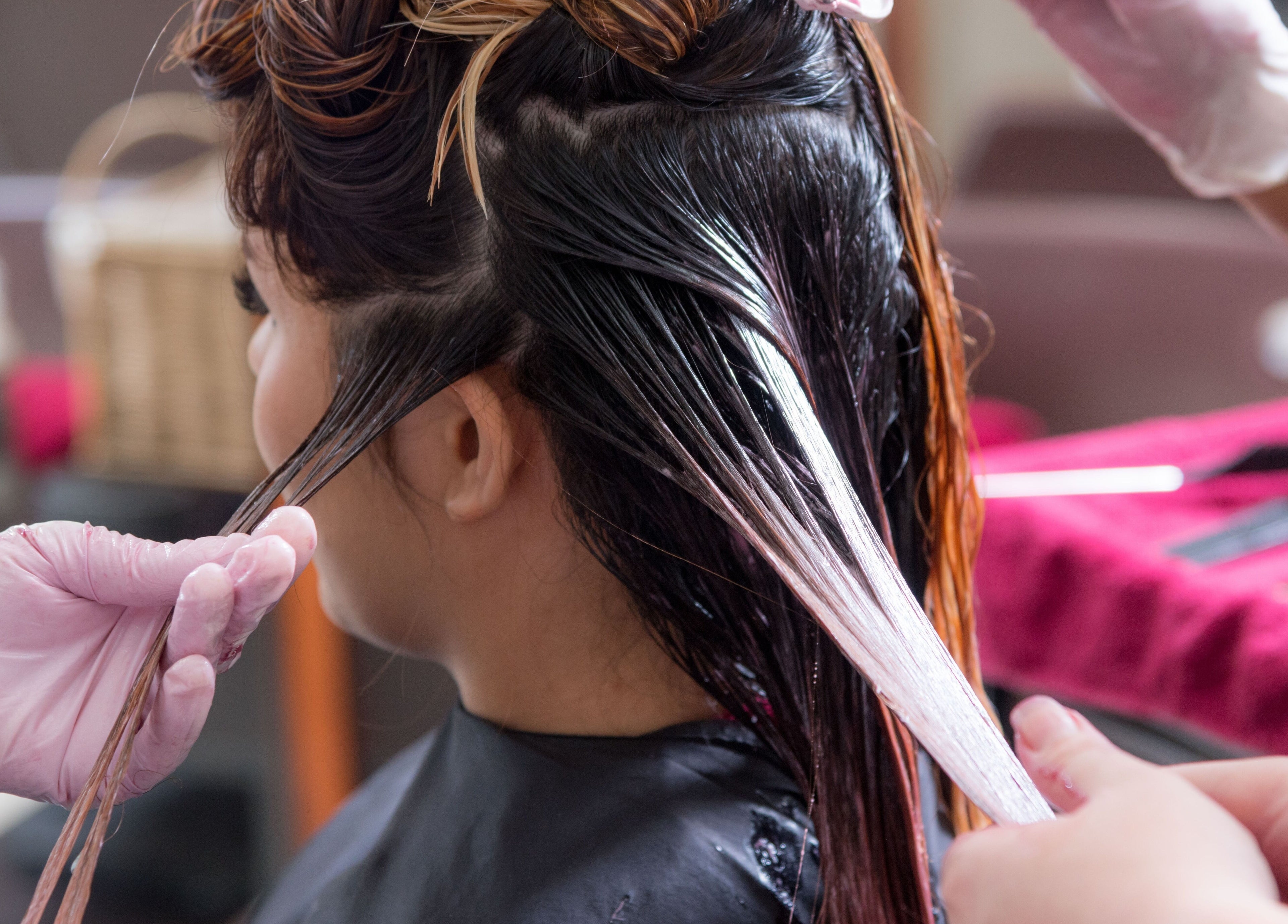 Hair coloring at Niche Salon Bangkok, Krung Thep Maha Nakhon, with professional care.