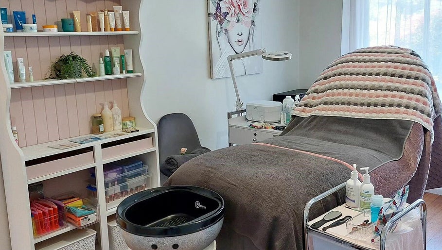 Revive Massage and  Beauty Romsey, bild 1