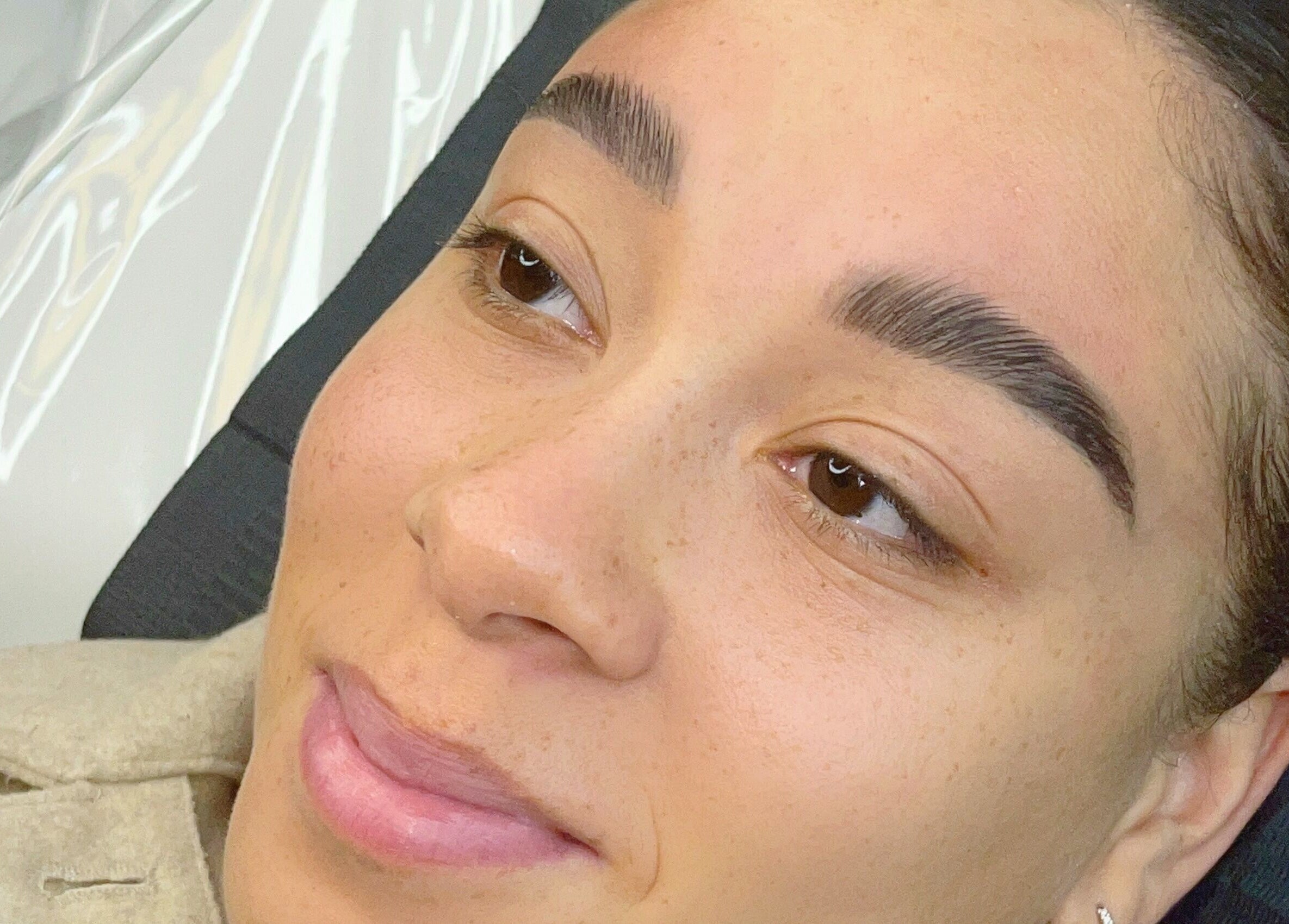 Groomed eyebrows at Shador Studio London in South Croydon, England, GB showcasing beauty enhancement.