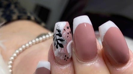 Chic Hair & Nails by Katerina P image 3