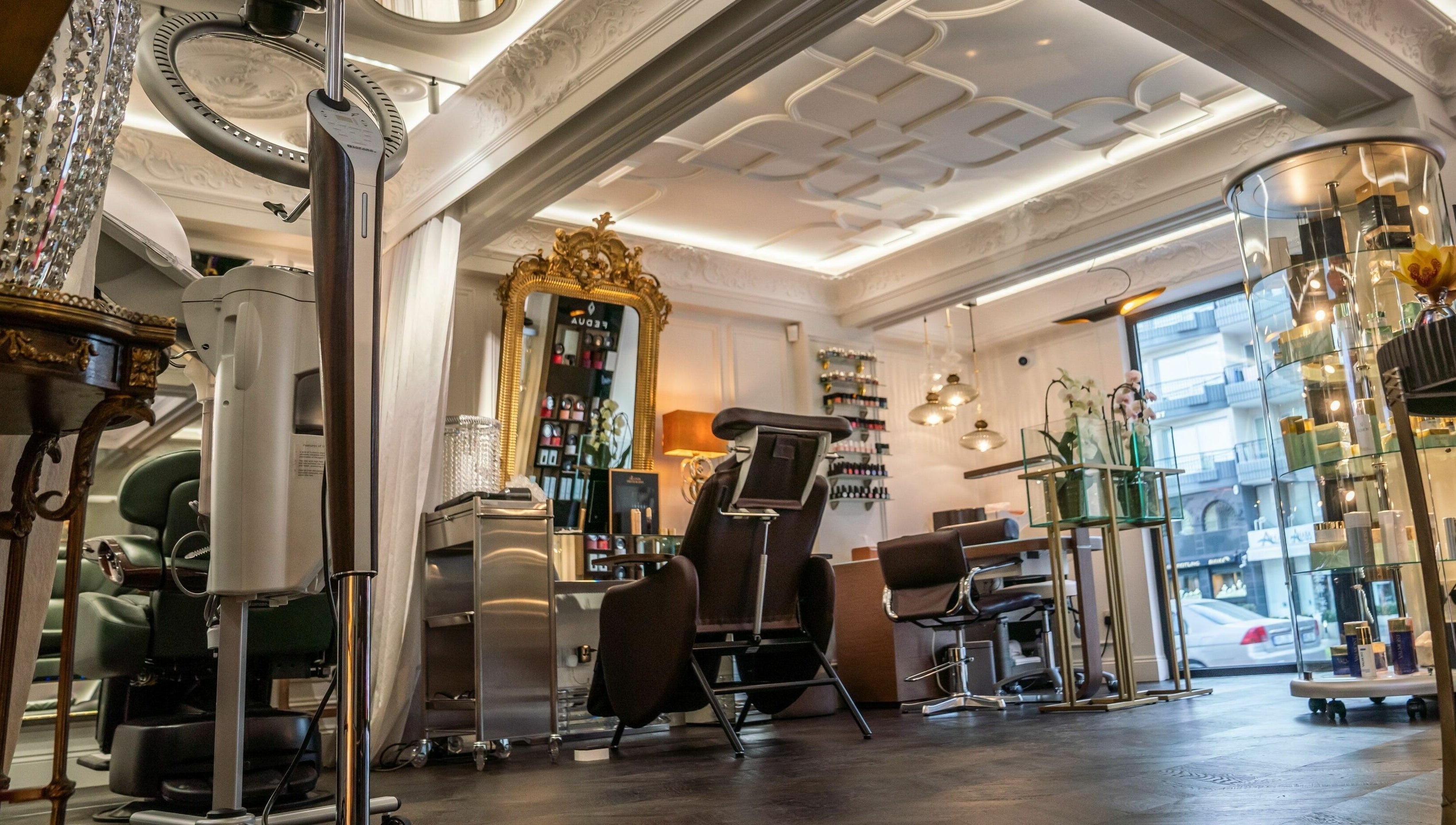 Elegant interior of Medloft Beauty Couture in Limassol, Limassol, CY showcasing chic salon equipment and decor.