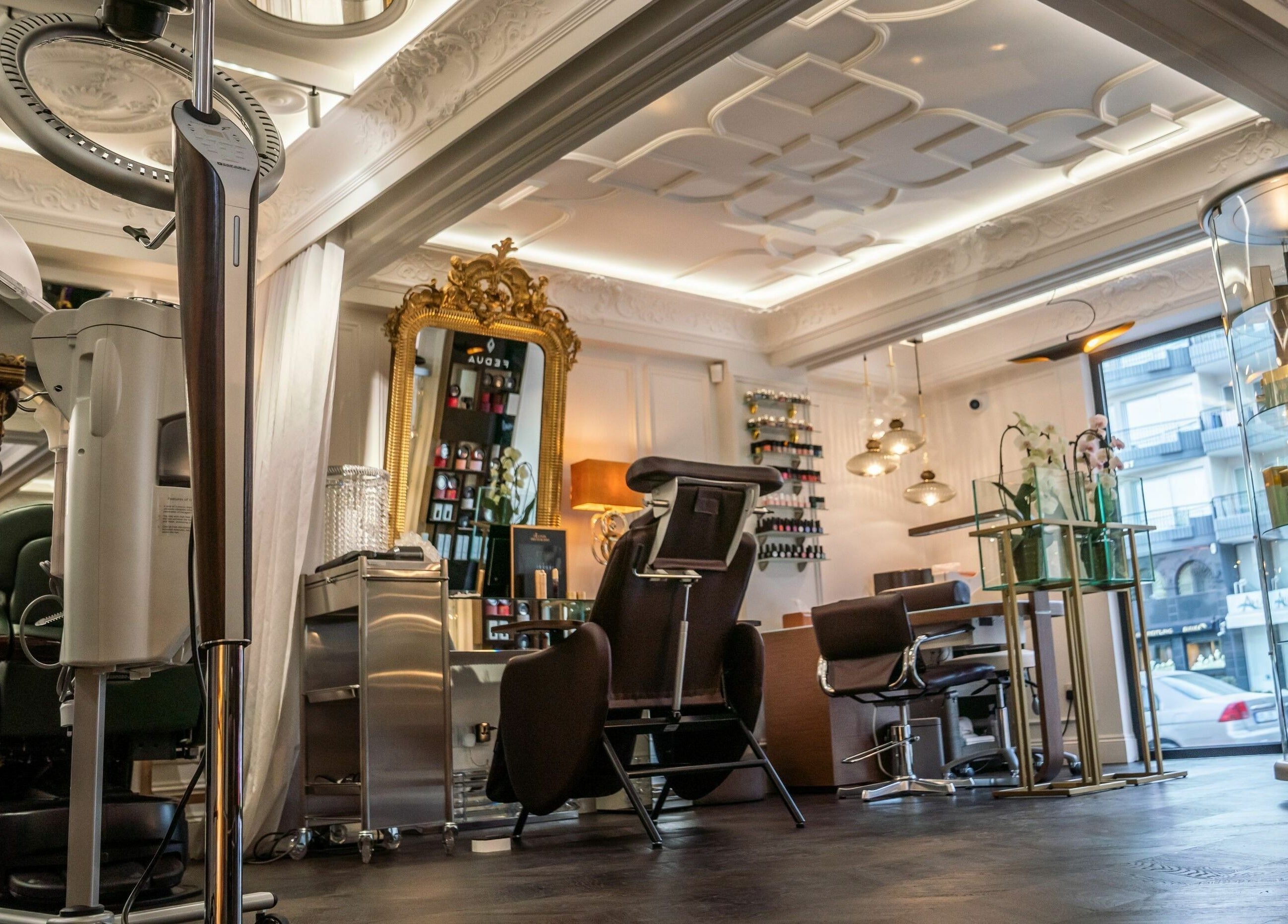 Elegant interior of Medloft Beauty Couture in Limassol, Limassol, CY showcasing chic salon equipment and decor.