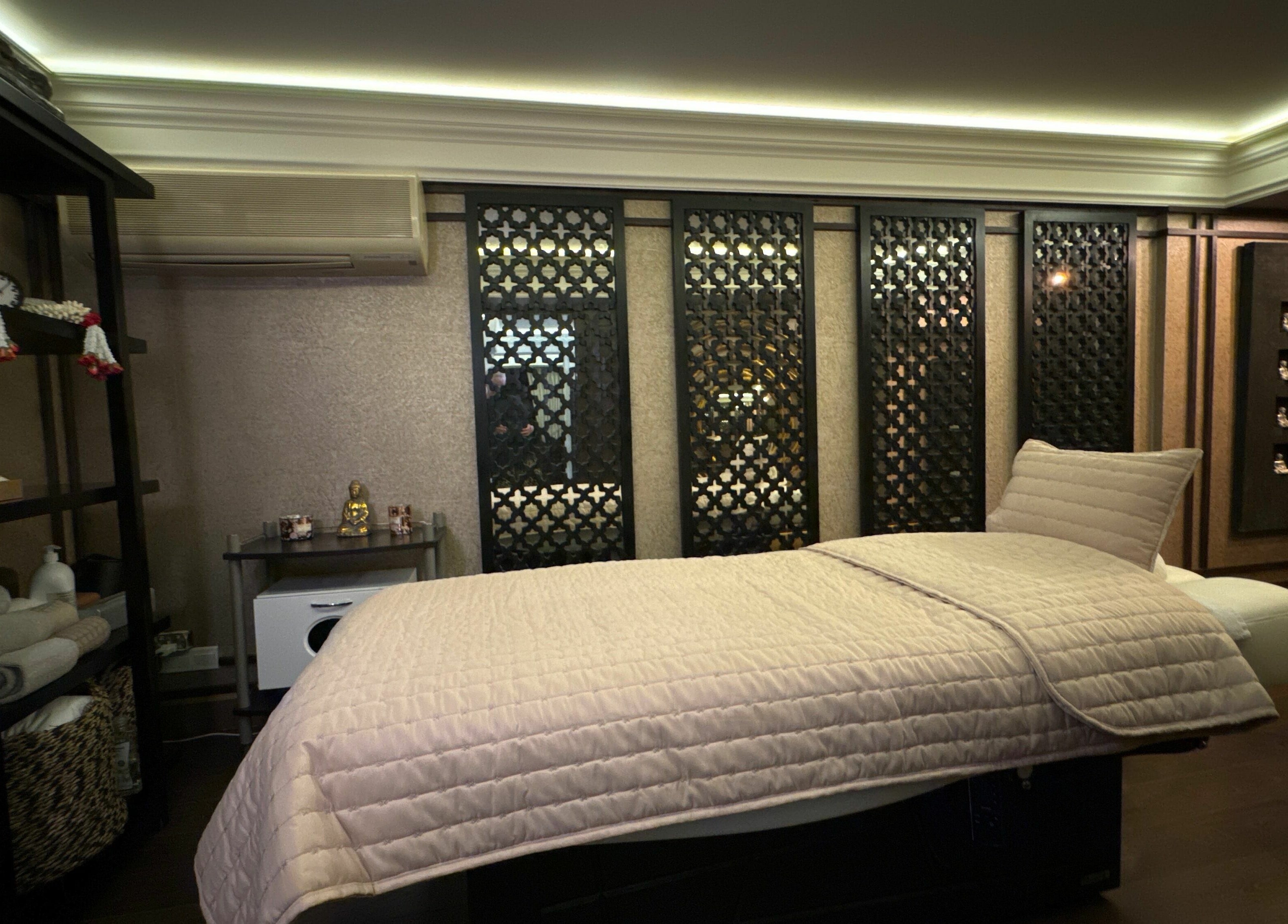 Luxurious massage room at Medloft Beauty Couture in Limassol, Limassol, CY with calming decor and ambient lighting.