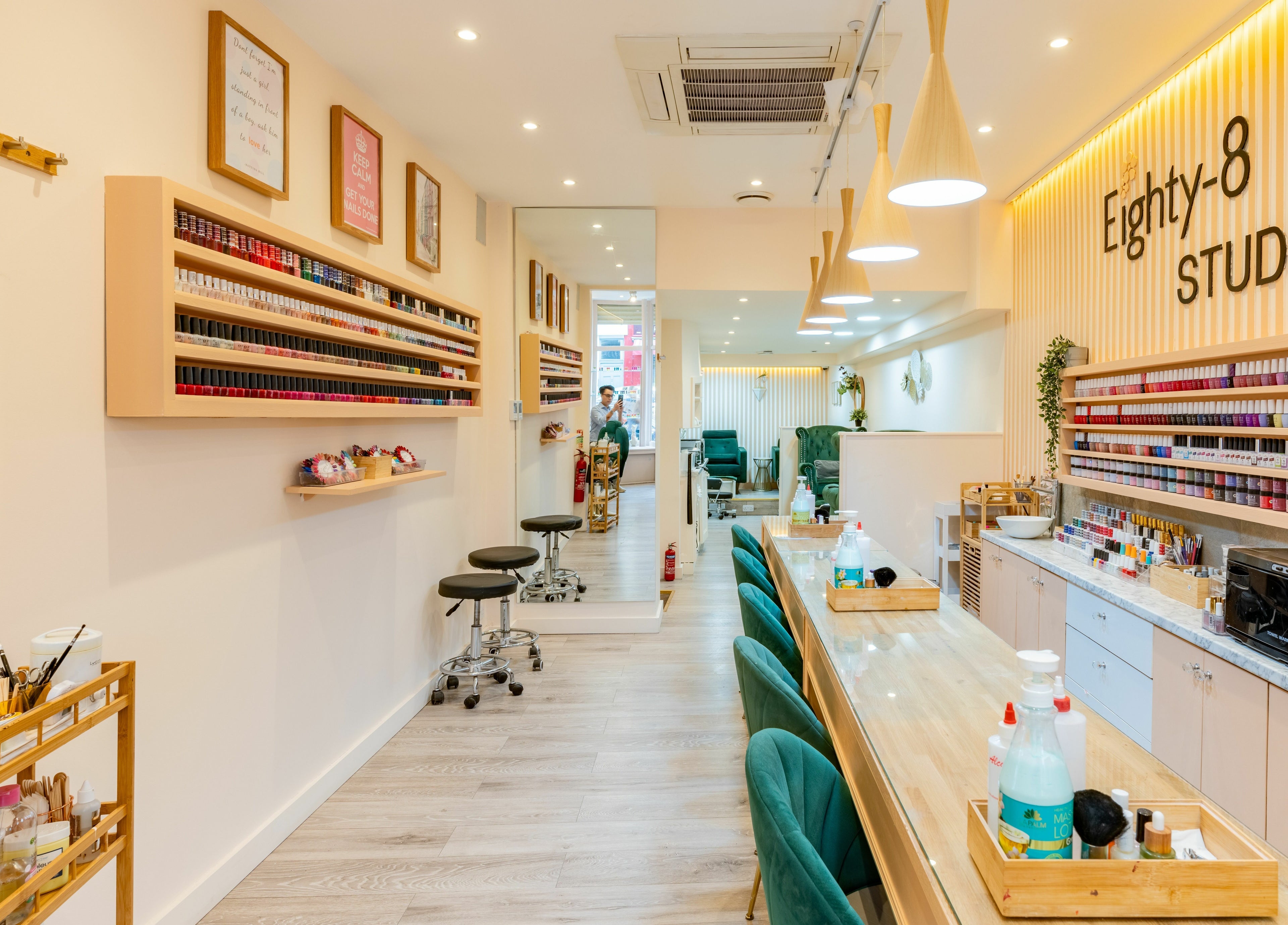 Spacious interior of Eighty-8 Notting Hill, a chic beauty studio in London, England, GB with modern decor.