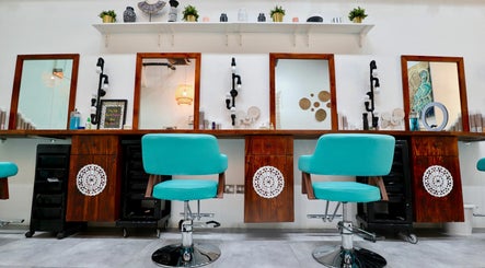 The Hair Tribe Salon зображення 2