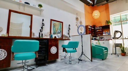 The Hair Tribe Salon imaginea 3