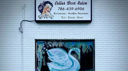 Cellar Door Salon, bild 2