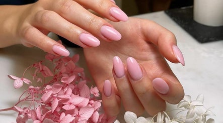 Kova Nails and Beauty изображение 3