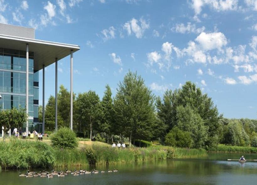 Peaceful lakeside view at SHAPINS Clinic | Reading, in Reading, England, GB. Perfect locale for relaxation.
