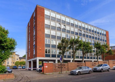 Exterior view of SHAPINS Clinic | Chelmsford, located in a modern building in Chelmsford, England, GB.